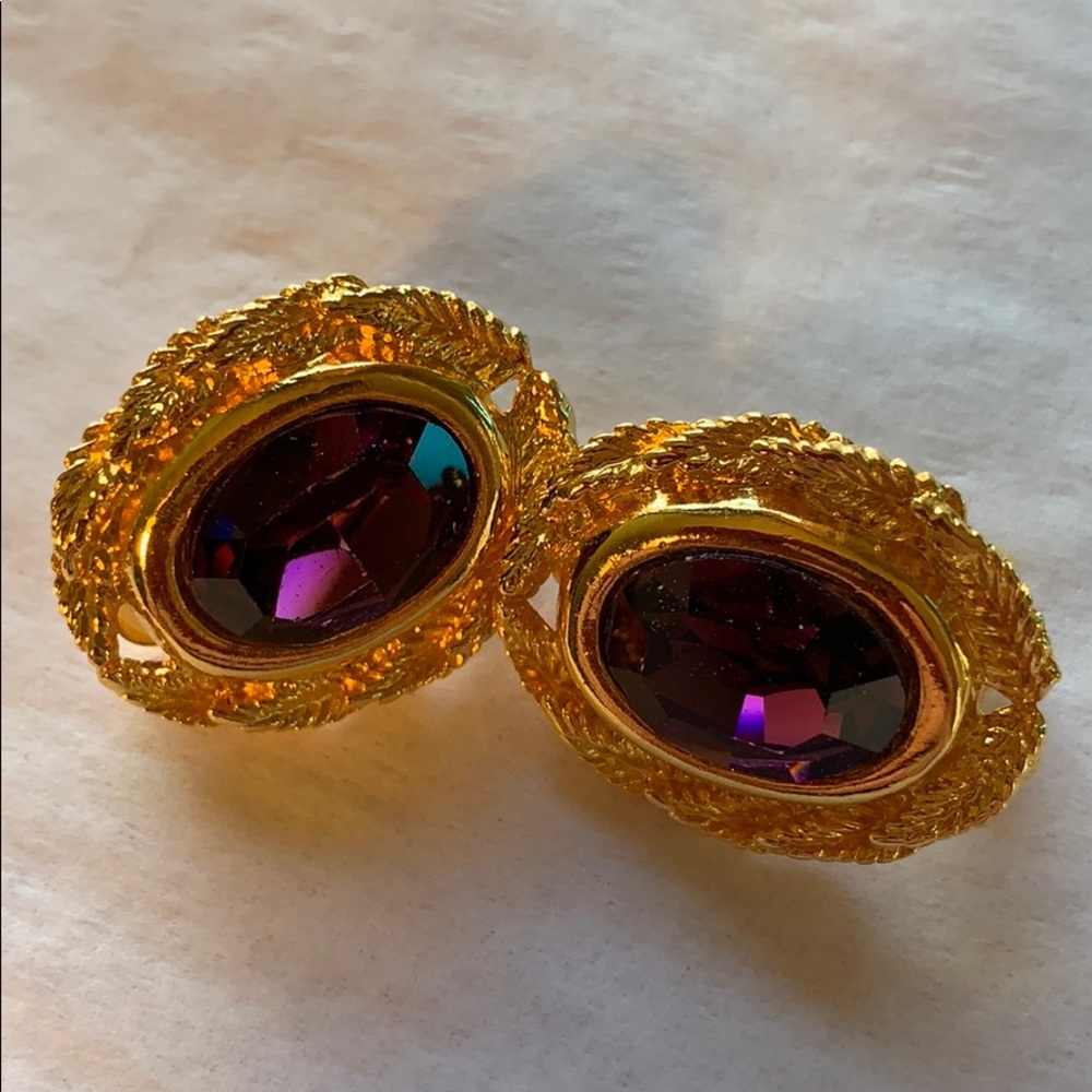 Vintage Gold Tone Clip On Earrings